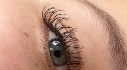 AlluringxLashes image 2
