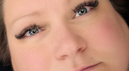 Shana's Beauty; Lashes & Esthetics image 2