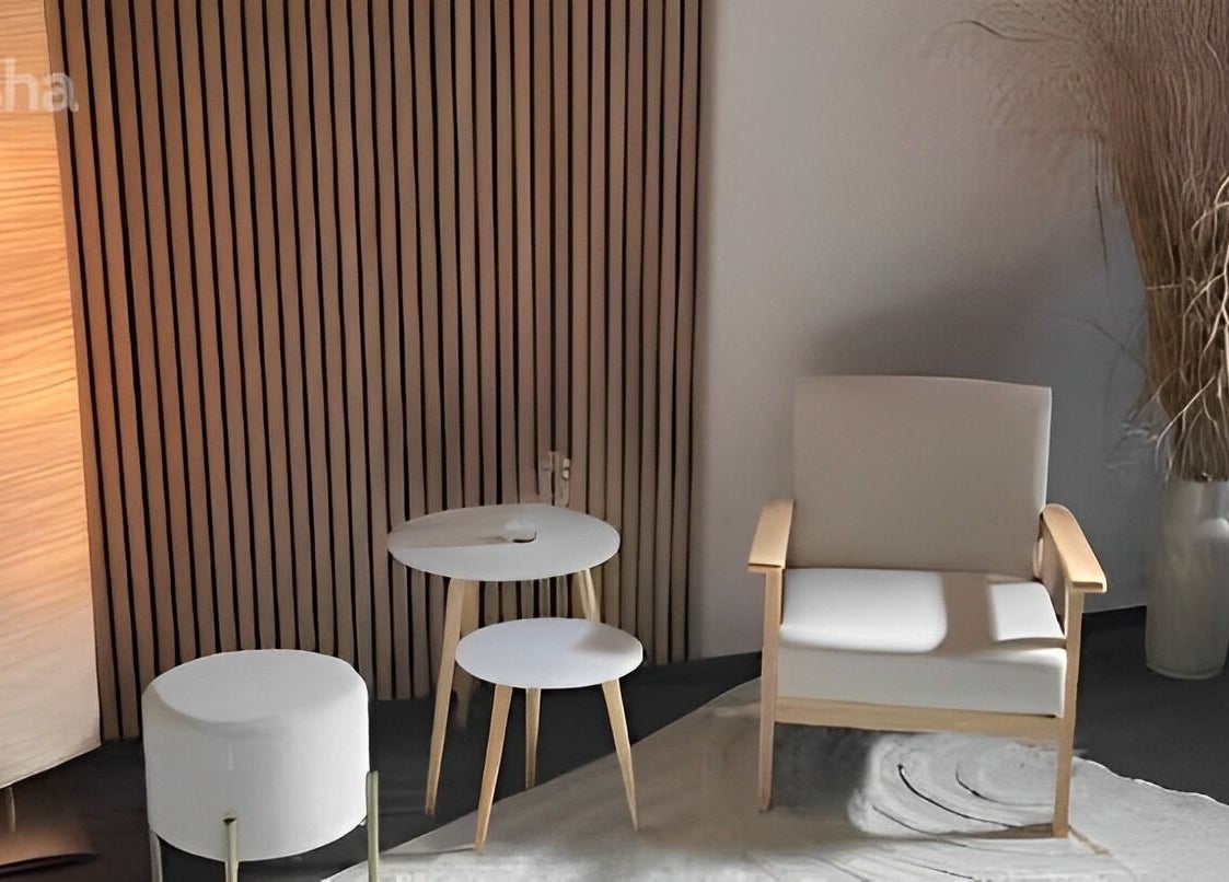 Gemütlicher Wartebereich bei Slean Aesthetics Worms, Rheinland-pfalz, DE, mit modernem Design und natürlichem Licht.