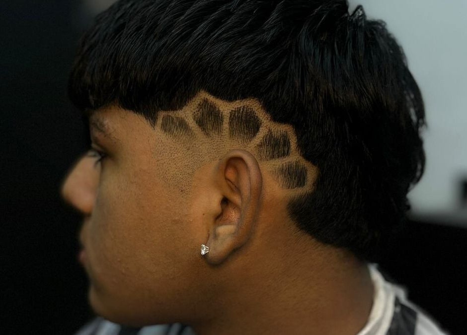 Corte de cabello con diseño creativo en Chris Barber, San Francisco De Campeche, Campeche, MX.