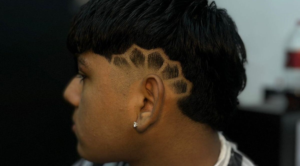 Corte de cabello con diseño creativo en Chris Barber, San Francisco De Campeche, Campeche, MX.