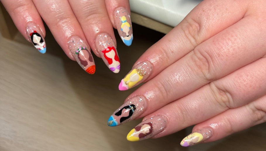 Jolie Art Nails image 1