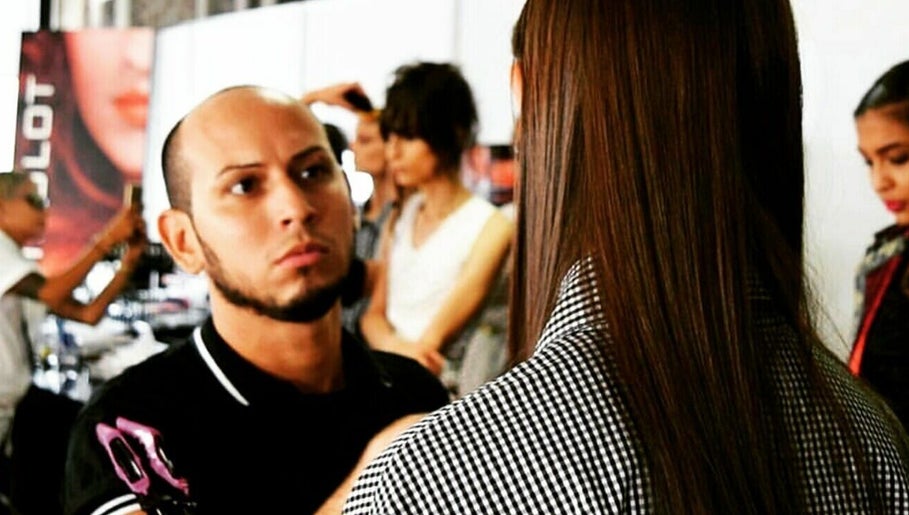 Hair by Edwin O. @ (Pocahonta Salon) image 1
