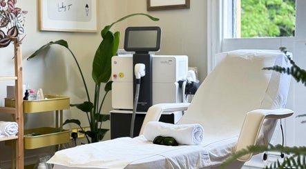 Seasons Laser Clinic kép 2