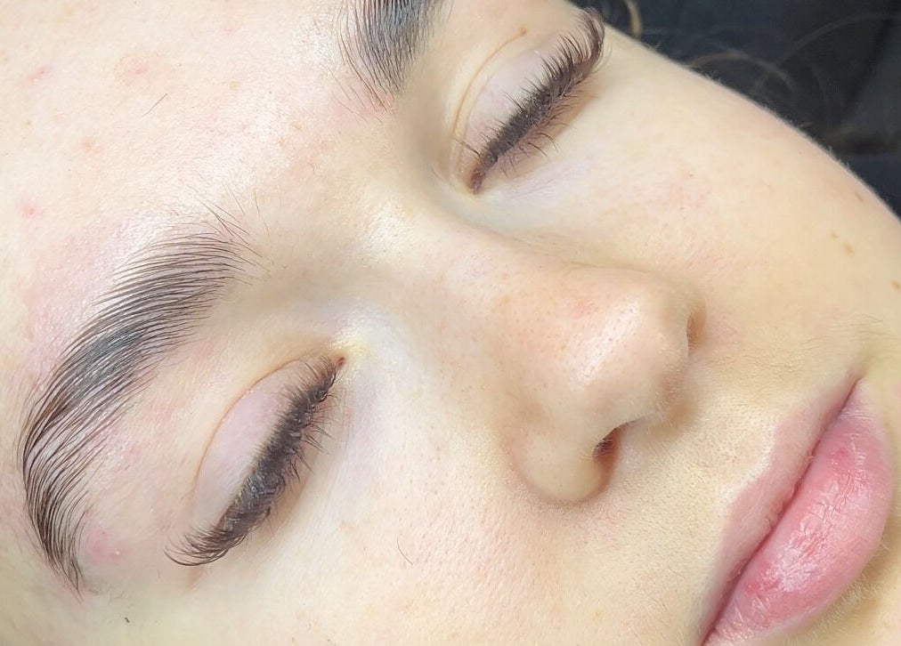 Close-up of freshly groomed brows at Minks By Mc in Liverpool, England, GB. Enhancing natural beauty.