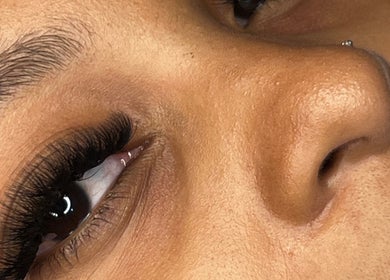 Close-up of expertly styled eyelashes at D’Lux Atelier, Kingston, St. Andrew Parish, JM.