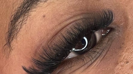 Close-up of glamorous eyelash extensions at D’Lux Atelier, Kingston, St. Andrew Parish, JM.