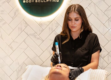 Hydrofacial treatment at Zen Body Sculpting, Melbourne, Victoria, AU for glowing skin.