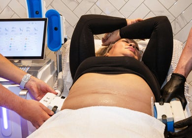 Body contouring at Zen Body Sculpting in Melbourne, Victoria, AU with advanced equipment for optimal results.