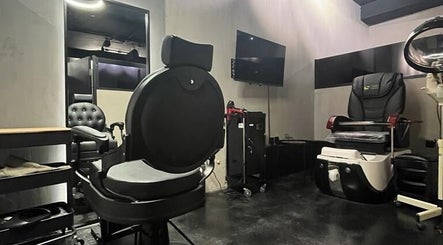 Modern salon suite at Obai Salon I صالون أبي in Jeddah, Makkah Province, SA, featuring sleek styling chairs.