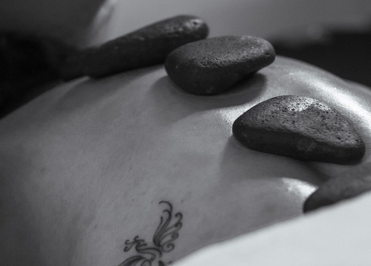 Masaje con piedras calientes en Vanguart, Provincia De Alajuela, Provincia De Alajuela, CR.