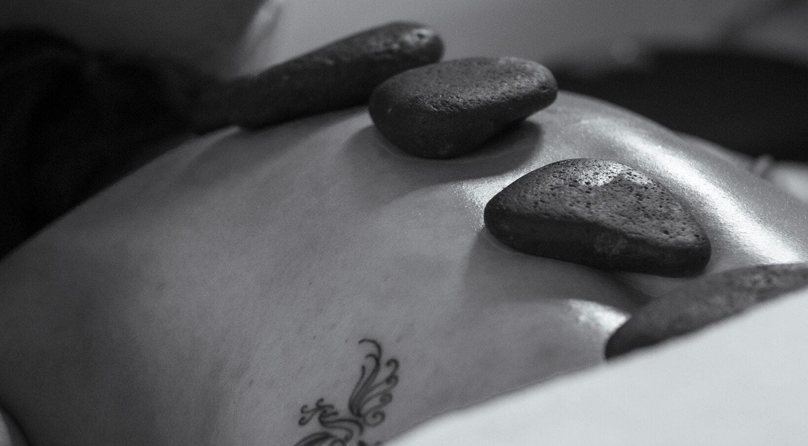 Masaje con piedras calientes en Vanguart, Provincia De Alajuela, Provincia De Alajuela, CR.