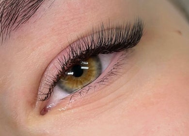 Elegant lash extensions at Pro Beauty Studio, London, England, GB, showcasing detailed eye beauty.