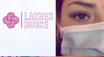 Lashes House