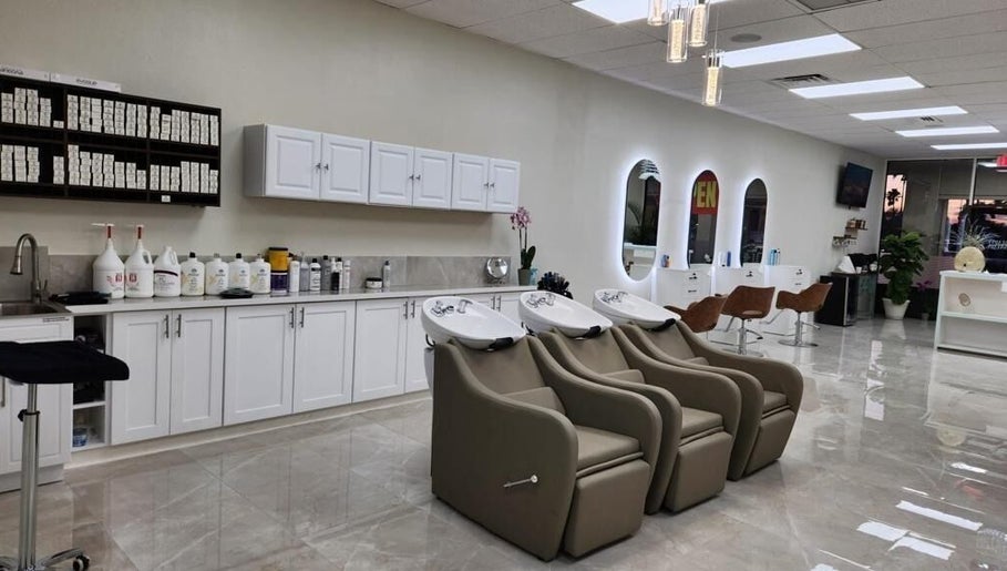 Smyrna Hair Salon – kuva 1