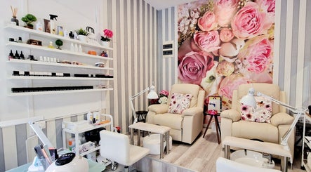 Ermeya Nails
