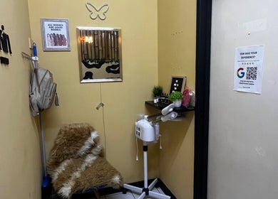 Welcoming corner at Trū Skin Studio in Lucea, Hanover Parish, JM with chair, decor, and skincare tools.