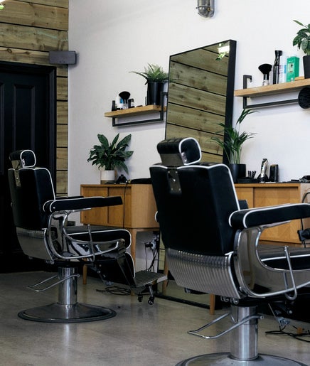 One Four Barbershop imaginea 2