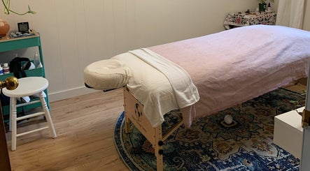MODI Healing + Massage