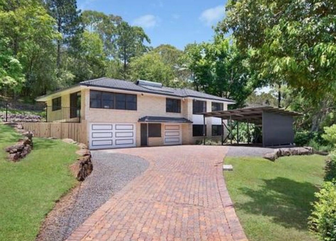 Front view of Raw Claws Beauty in Lismore, New South Wales, AU, surrounded by lush greenery.