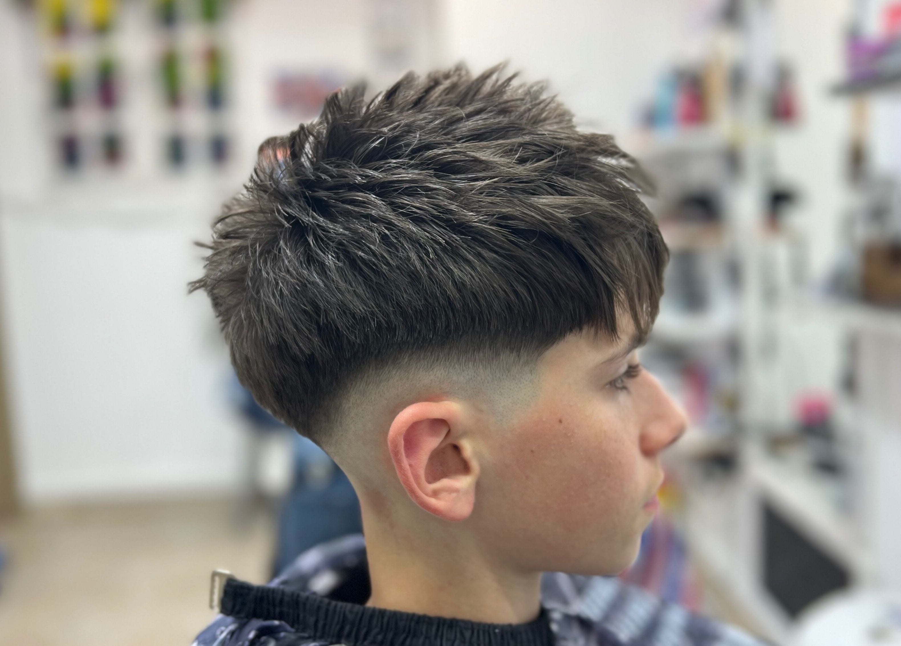 Tunsor stilizat pentru bărbați la HairCut Men by Cătălin Budeanu, Focșani, Județul Vrancea, RO.