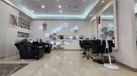 Immagine 3, Cut and Colours Beauty Center