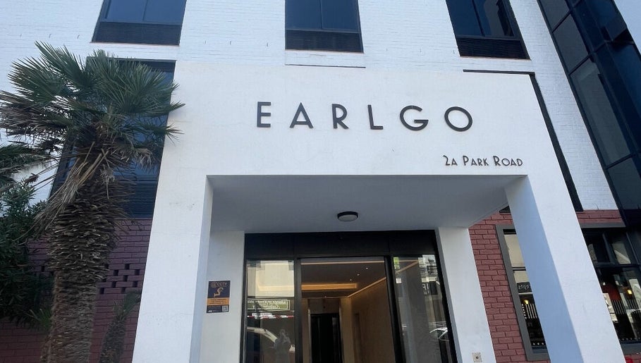 Frontrow Hair located at 2a Park Road, Cape Town, Western Cape, ZA featuring a stylish modern entrance.