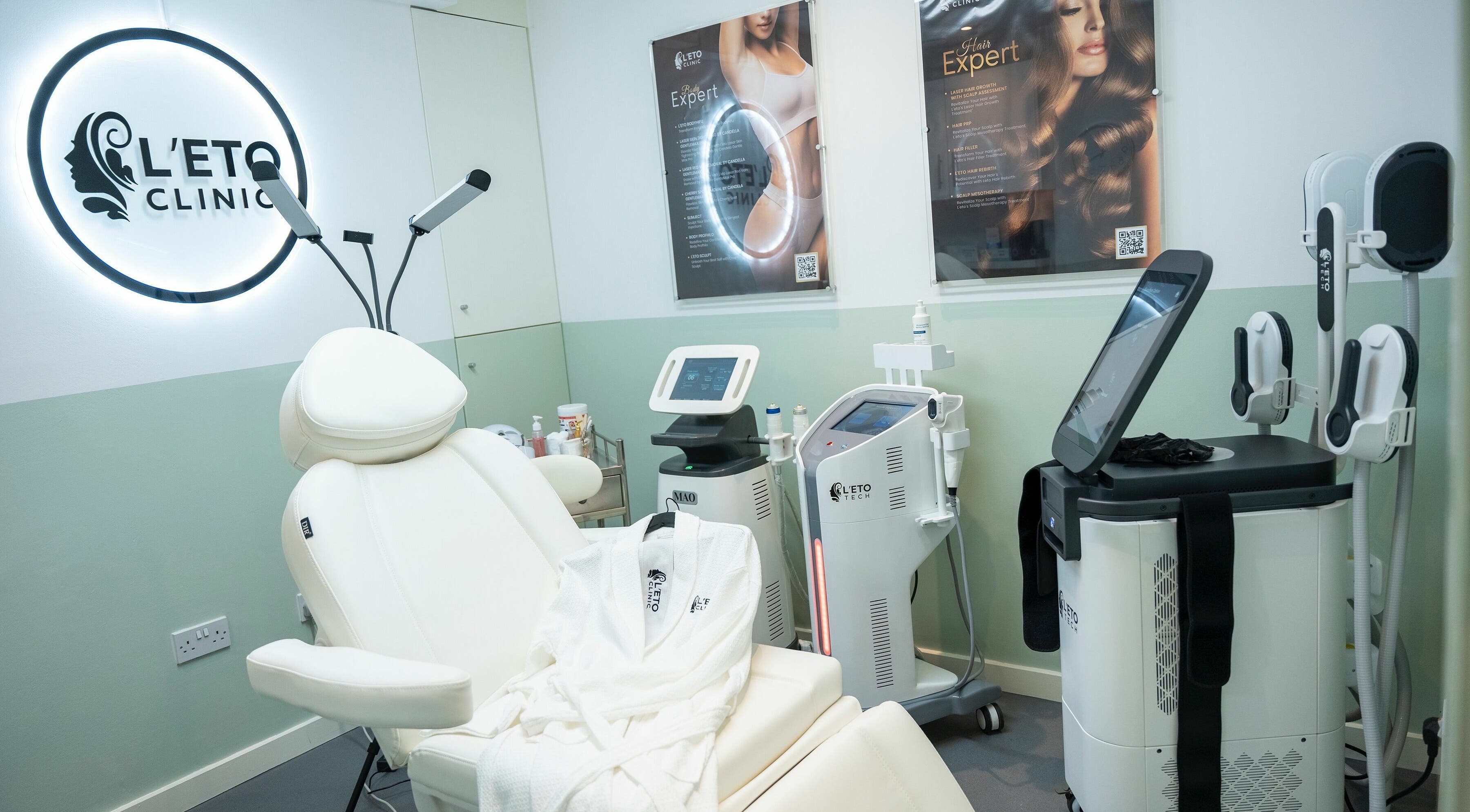 Modern treatment room at L’eto Clinic, London, England, GB, featuring advanced beauty equipment.