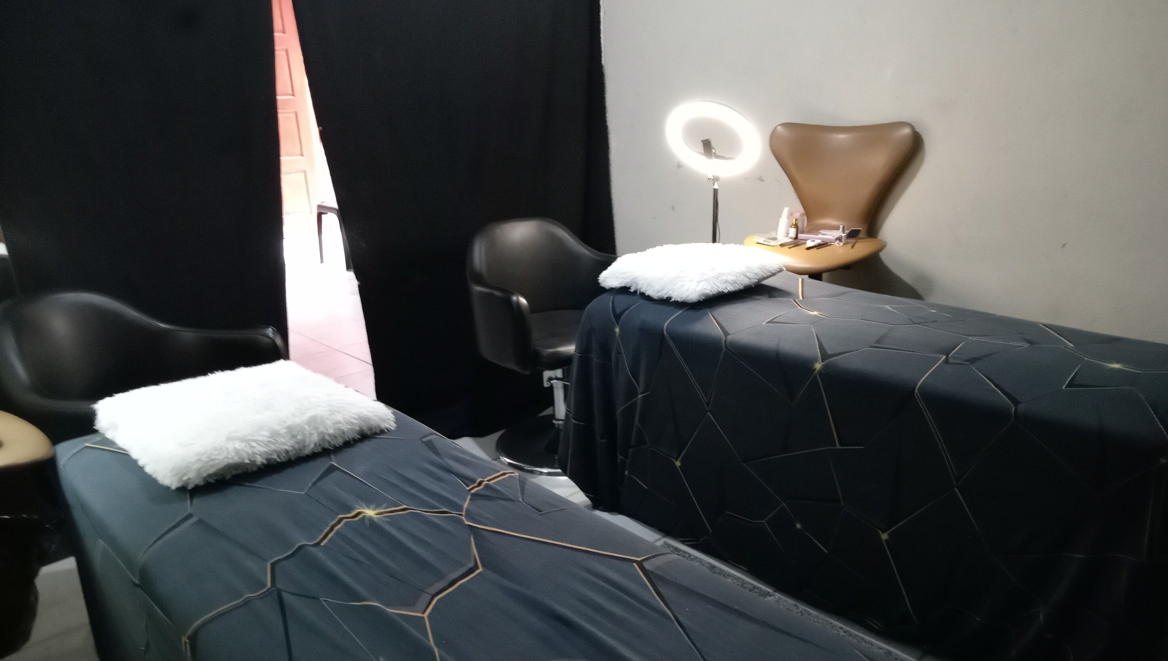 Luxury spa room at Tranquil House of Elegance Beauty/Academy, Roodepoort, Gauteng, ZA with modern decor.