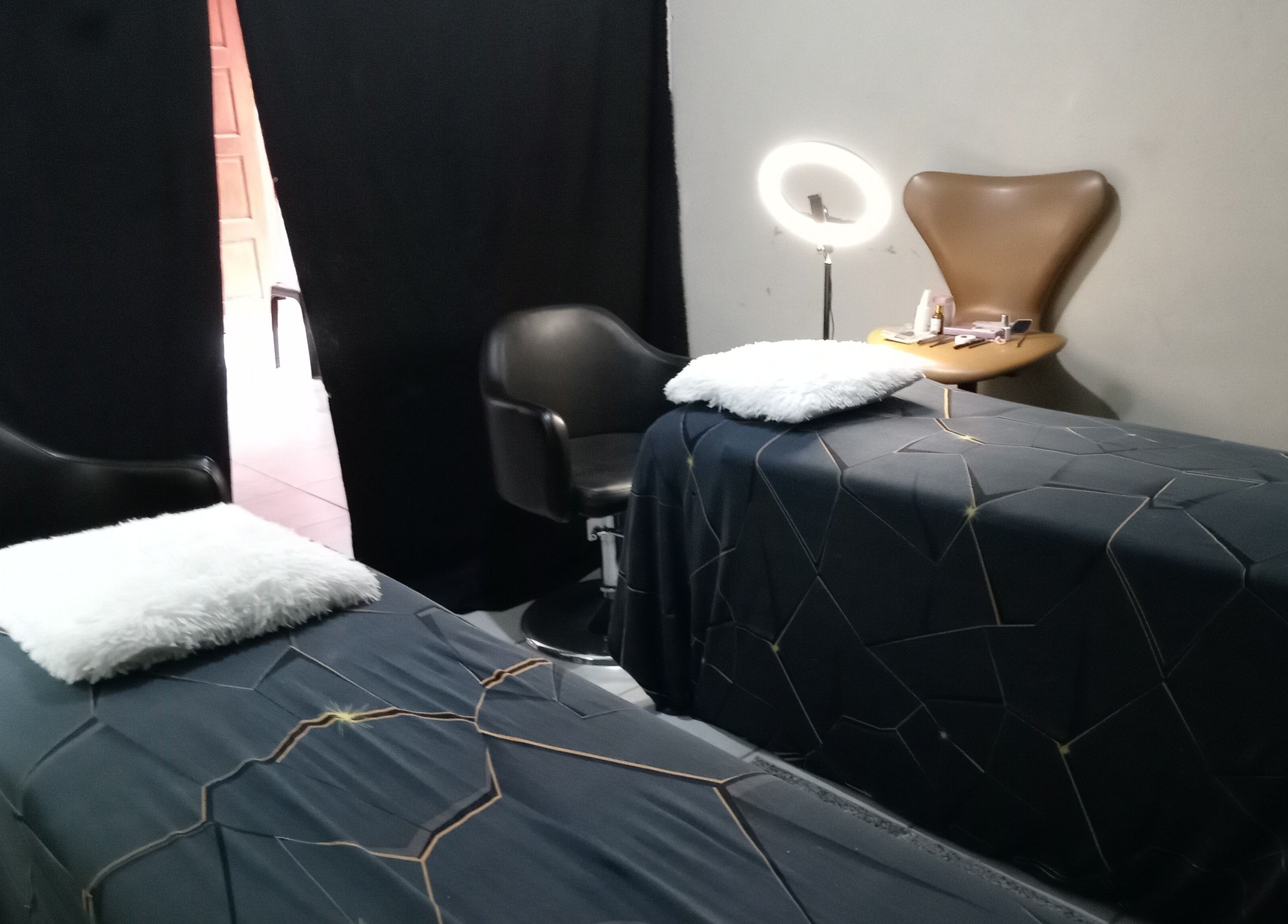 Luxury spa room at Tranquil House of Elegance Beauty/Academy, Roodepoort, Gauteng, ZA with modern decor.