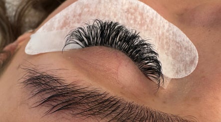 TheBeautyLoungeByEve image 3