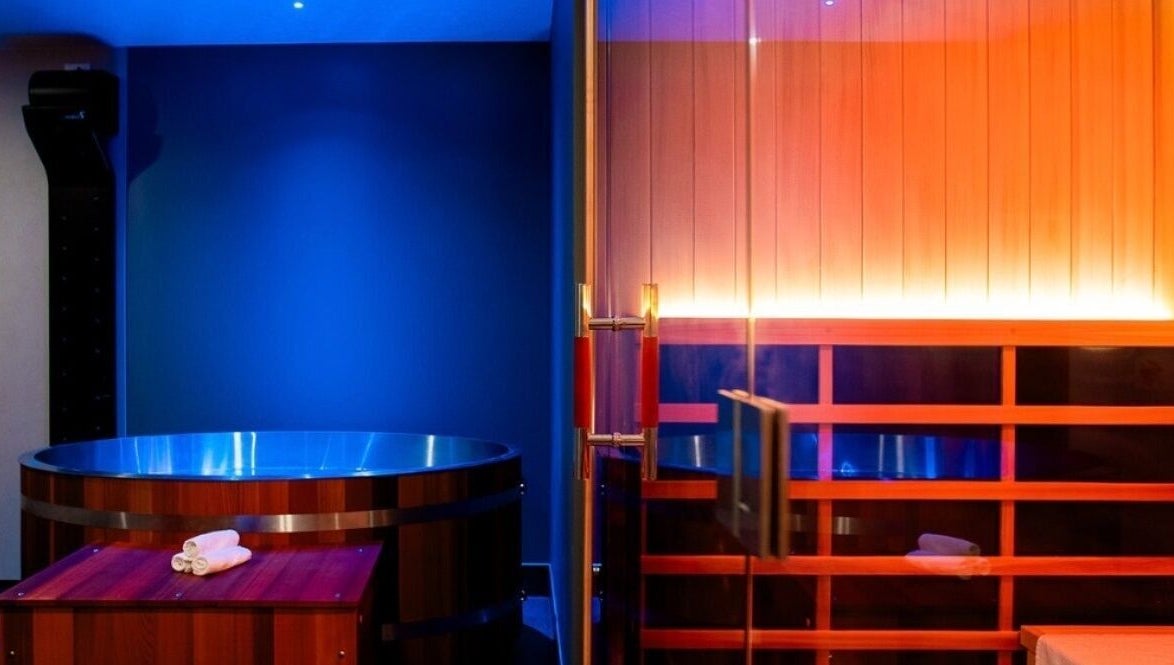 Relaxing spa room at The Floatation Sanctuary and Recovery Centre, New Plymouth, Taranaki, NZ with soothing lights.