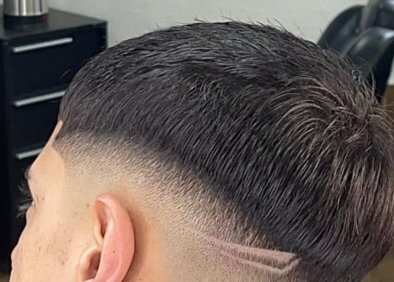 Corte de cabello fade moderno en Brunobarberstudio, Maldonado, Departamento De Maldonado, UY.