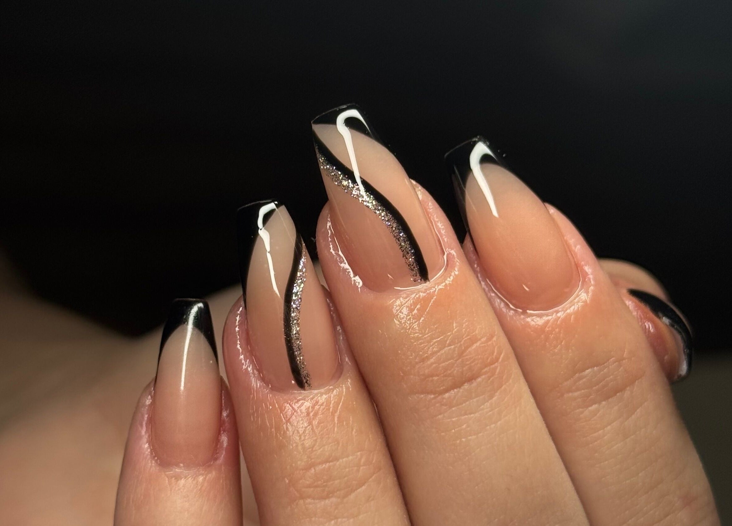 Design de unhas moderno em Ana Valentim Nails Design, Beverly, New Jersey, US.