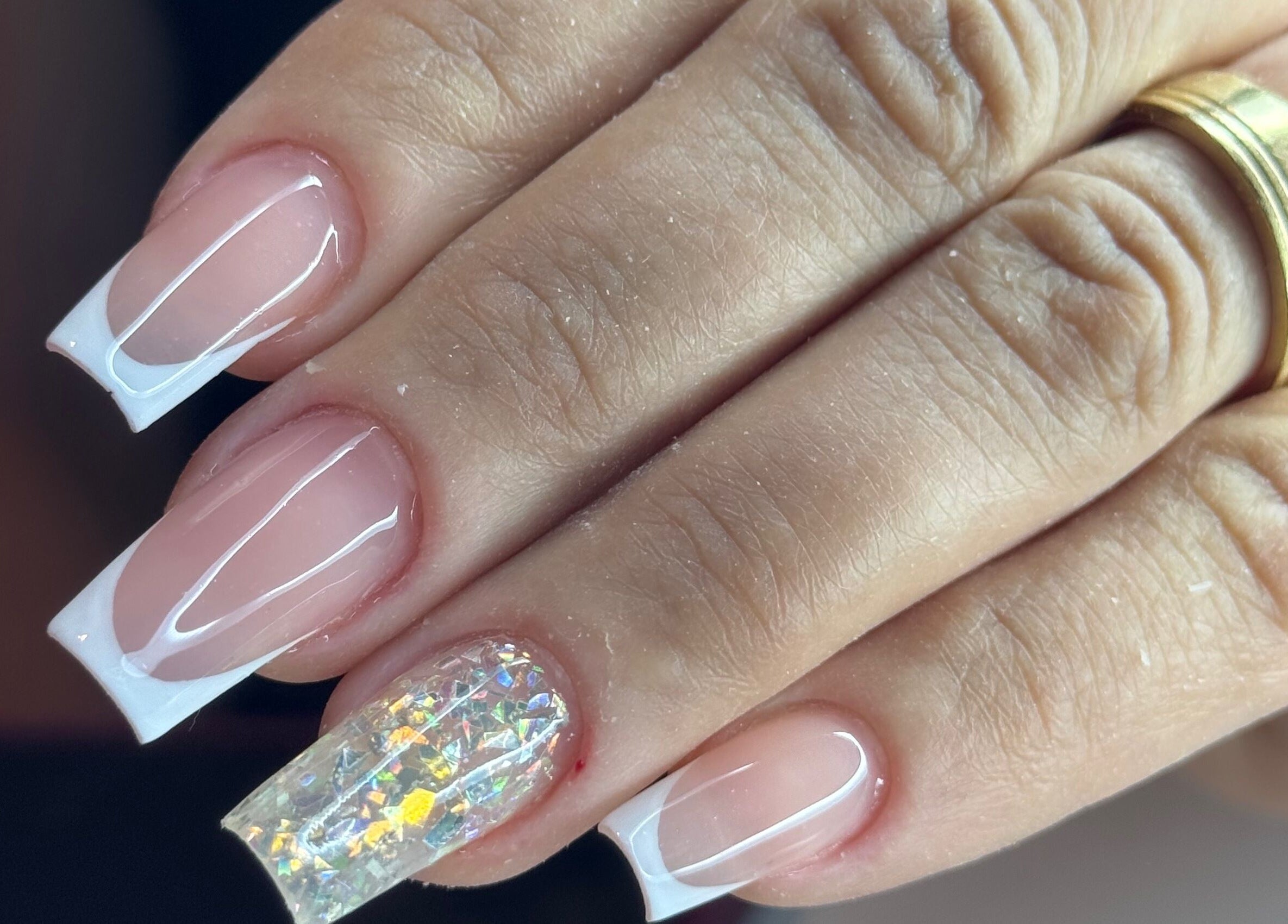 Unhas acrílicas com design brilhante no Ana Valentim Nails Design, Beverly, New Jersey, US.