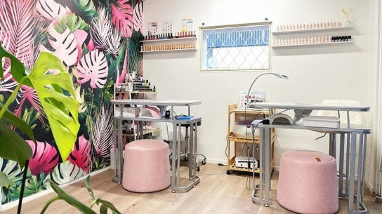 La Beauté Hair and Beauty Clinic