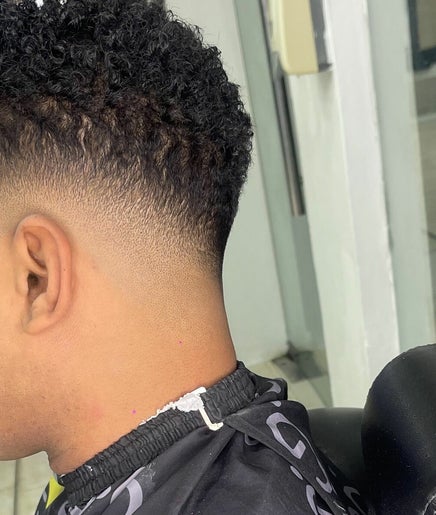 Menol Barbers imej 2