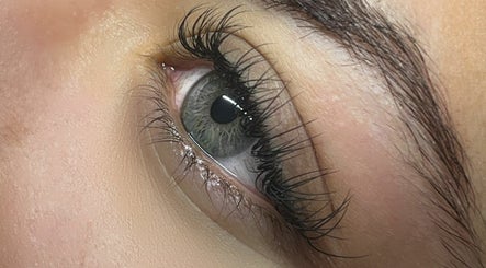 Blake Beauty Lashes image 2