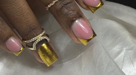 Black Diamond Diva image 3