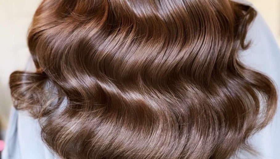 Abi Preston Hair Extensions, bild 1