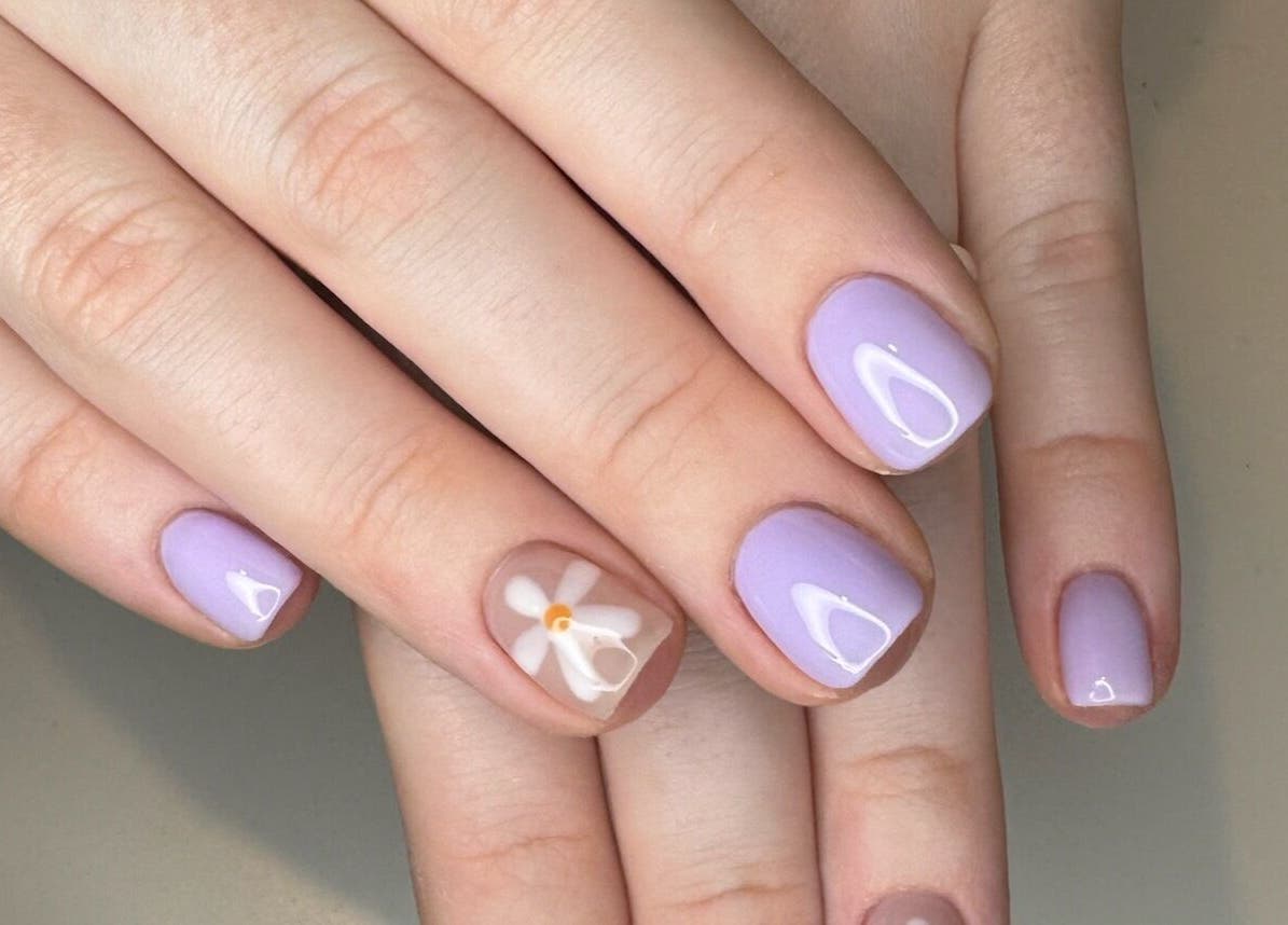 Lilac nails with daisy accent at Miso Nail Studio, North Rocks, New South Wales, AU.
