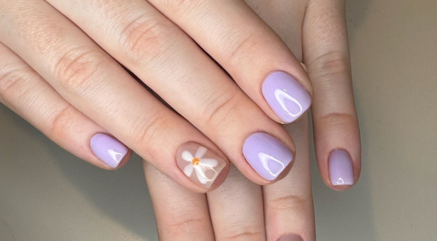 Lilac nails with daisy accent at Miso Nail Studio, North Rocks, New South Wales, AU.