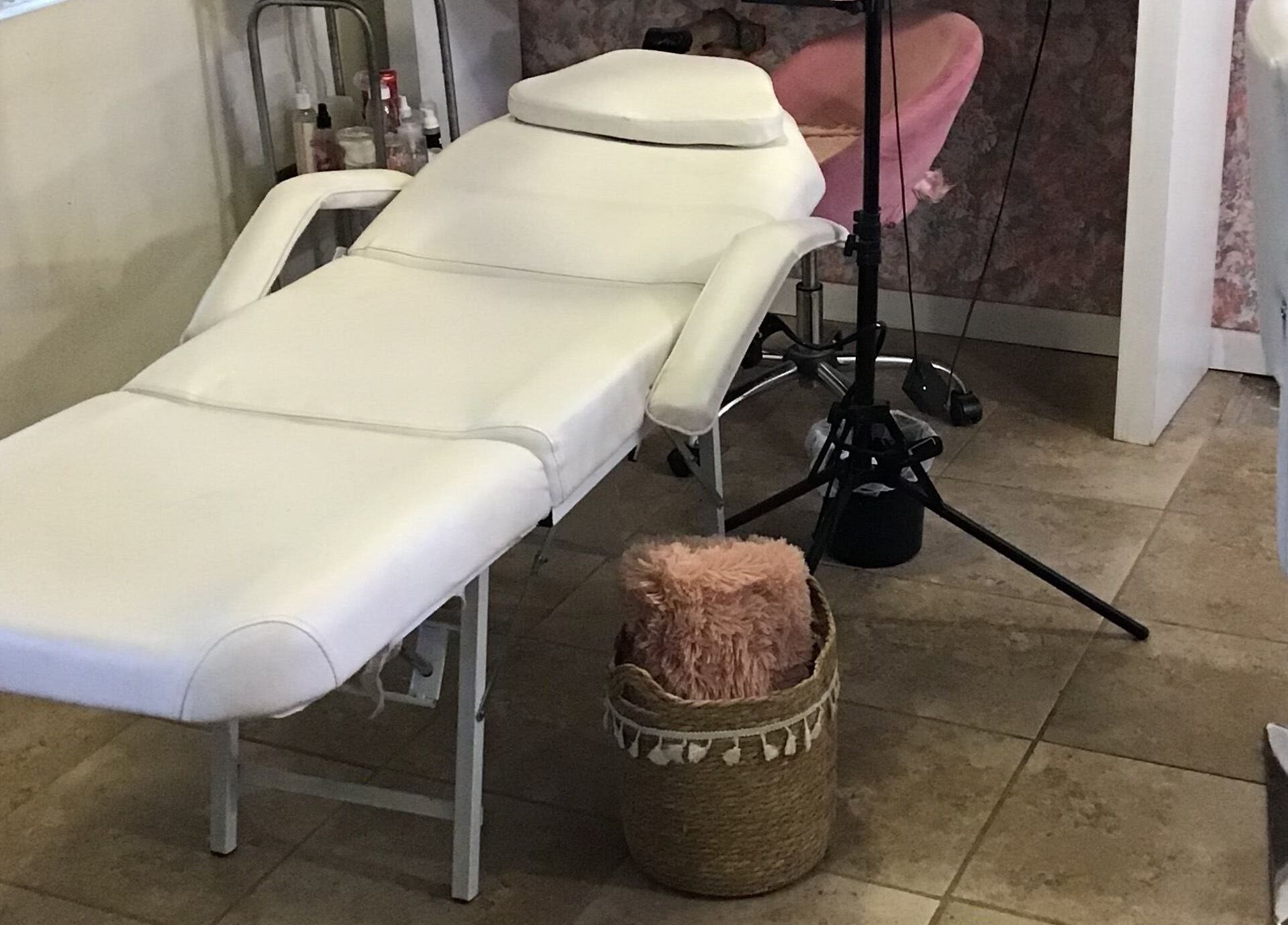 Sala de tratamiento cómoda en Studio SM, Chihuahua, Chihuahua, MX, ideal para relajación y bienestar.