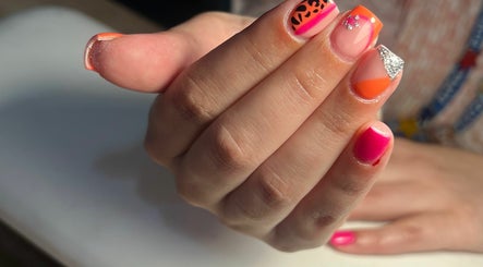 Nails by Danielle ~ Bradford, bild 3