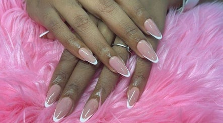 Immaculate Nails slika 3
