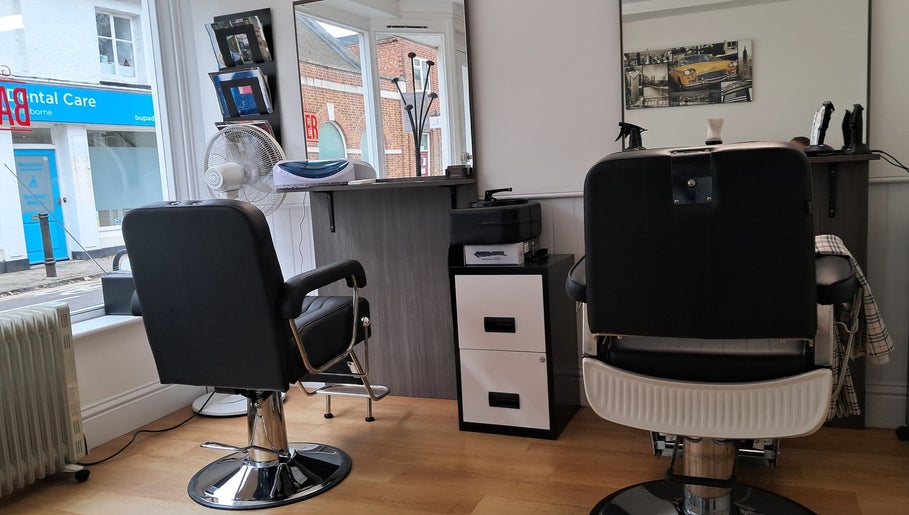 Bourne Barbers image 1