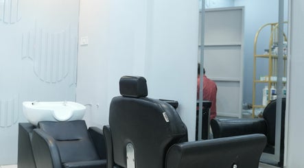The Bombay Salon - Shankar Nagar image 3