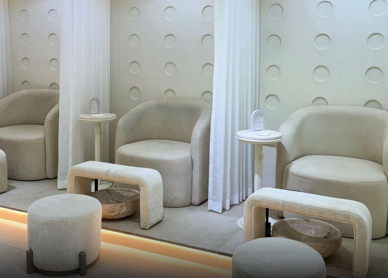 Elegant seating area at Ray Spa Beauty Center, Al Ain, Abu Dhabi, AE offers a serene relaxation experience.