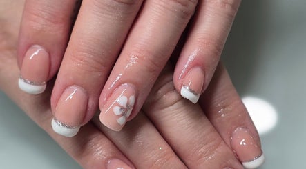Enchanted nails and makeup at salon19 image 3