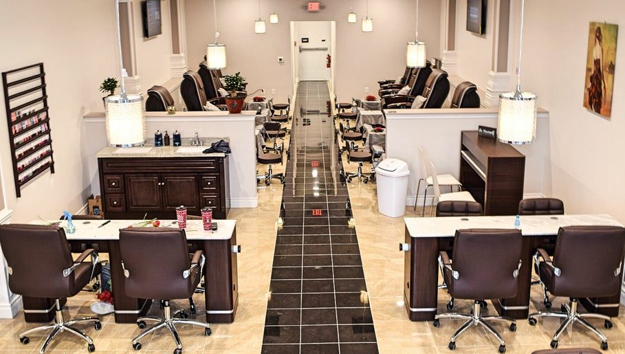 Mani Nails & Spa image 1